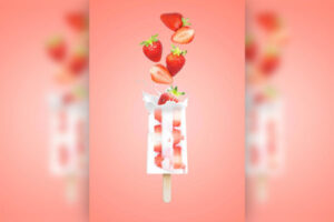夏日清爽草莓冰棍食品广告海报设计 (psd)