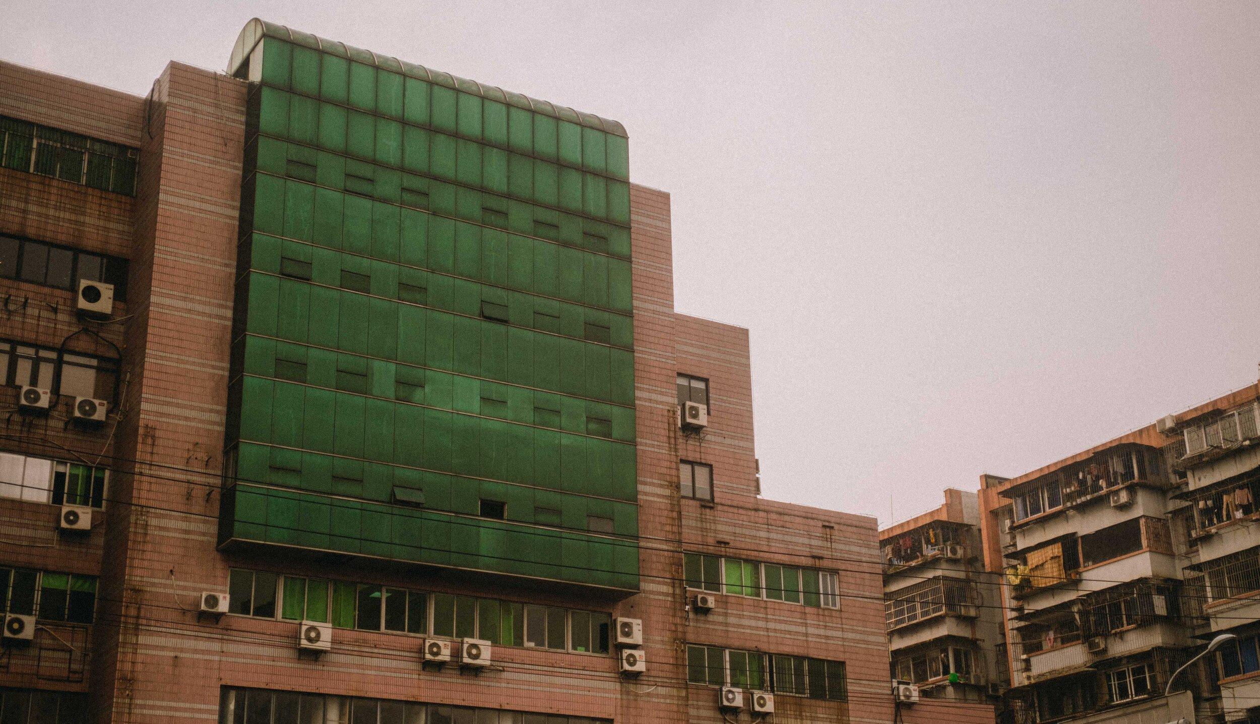 GxAce - 高调明亮场景摄影风格“Sodium Vaporwave”Lightroom 预设包插图7