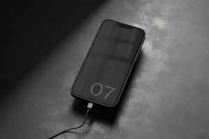 高质量户外水泥板黑色场景苹果手机UI贴图展示样机模板 iPhone 13 07 Standard Mockup
