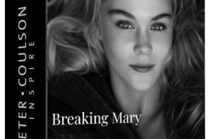 摄影师 Peter Coulson 模特Mary室内人像布摆姿势光教程-中英字幕
